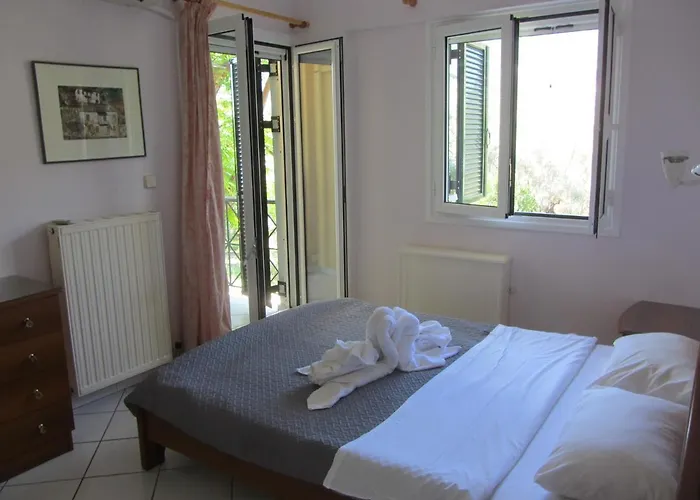 Xristina Studios Apartment *