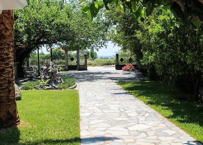 Xristina Studios Apartment *